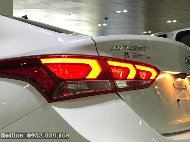 giá lăn bánh xe Hyundai Accent số tự động 2020