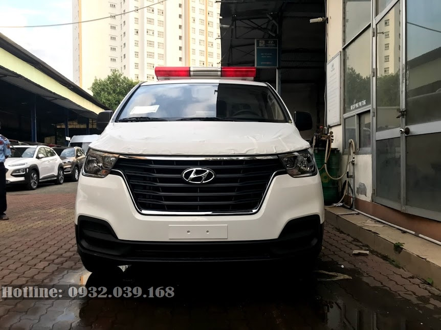  Revisión del motor de gasolina Hyundai Starex del automóvil de ambulancia