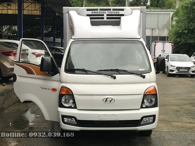 Xe tải Hyundai New Porter H150 thùng đông lạnh