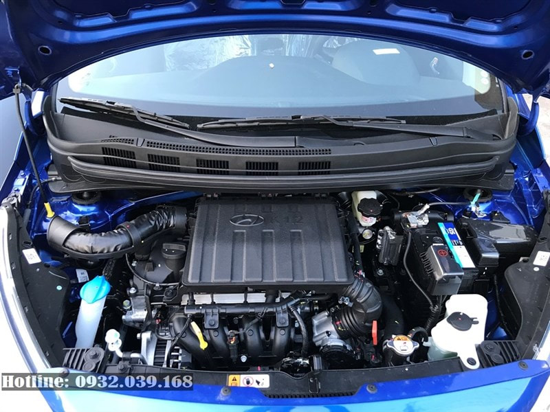 Động cơ Hyundai i10 5 cửa màu xanh