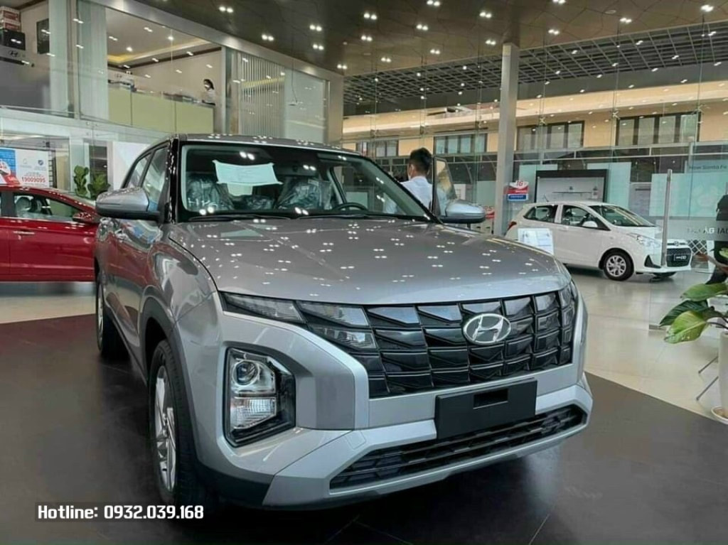 giá xe Hyundai Creta 1.5AT tiêu chuẩn màu bạc
