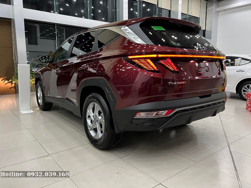 Hyundai Tucson 2022 bản tiêu chuẩn màu đỏ đô