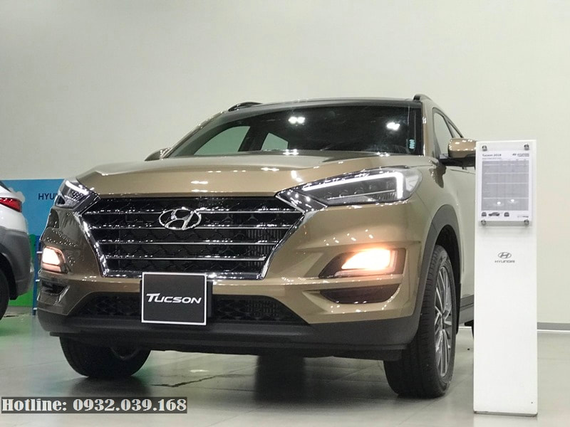 Hyundai Tucson 2020 bản tiêu chuẩn màu Vàng  cát