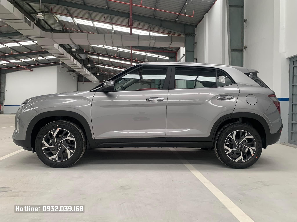 Hyundai Creta 1.5L đặc biệt màu Bạc 2022 khi nhìn ngang
